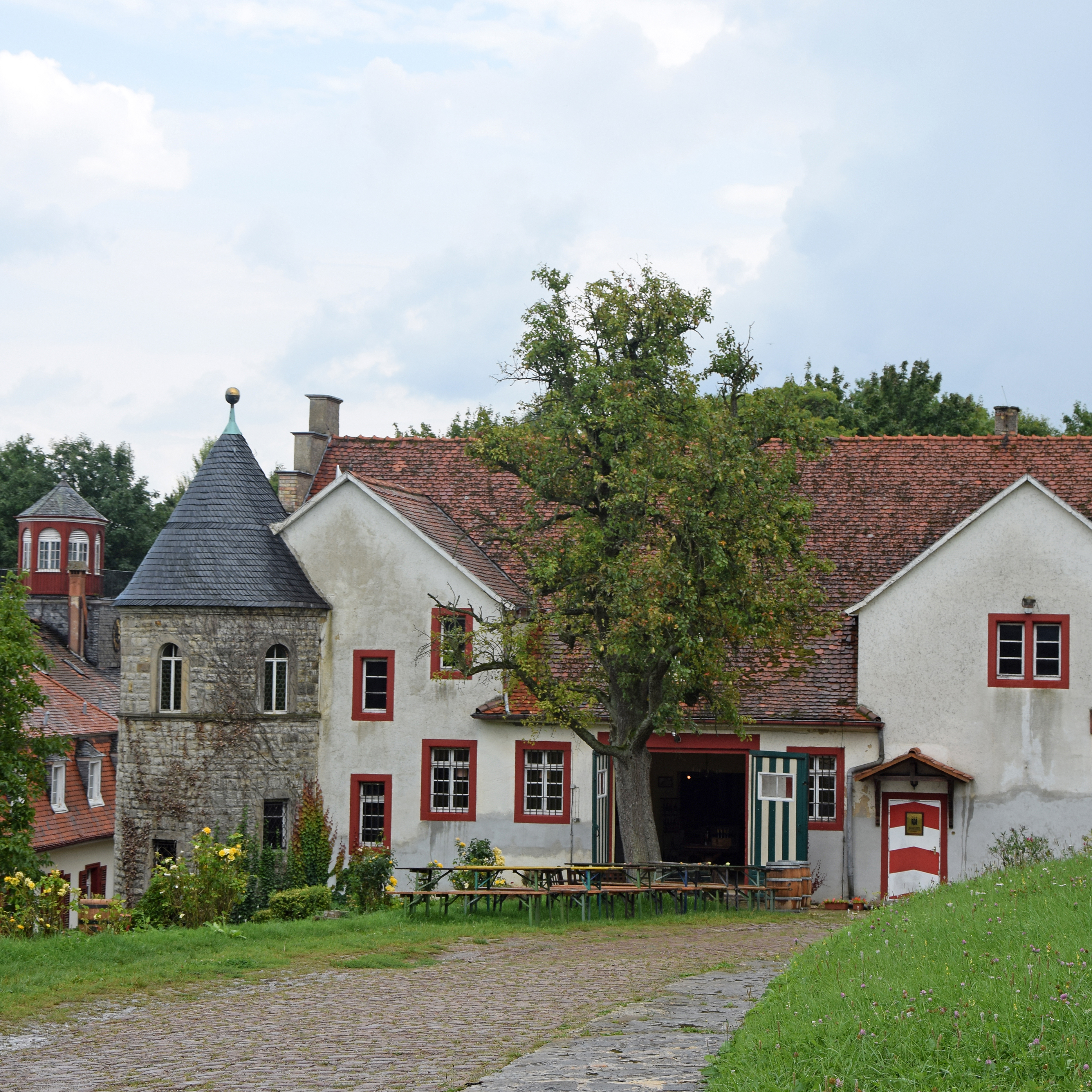 Weinwanderung rund um Schloss Westerhaus